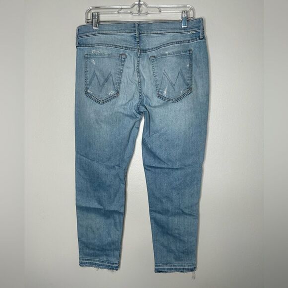 MOTHER Undone Hem Looker Crop in Cliffhanger - Picture 3 of 7